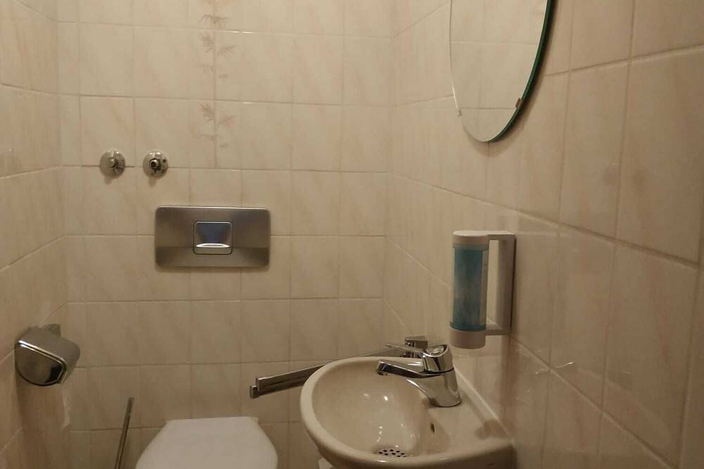 Apartamento inteiro, Familienzimmer Classic, Retro Ohne Balkon, 1 Doppelbett+2 Einzelbette in Donaueschingen, Central Black Forest