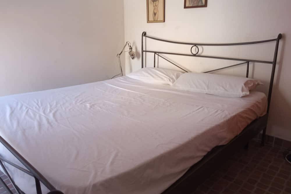 House Located in the historic center of Augusta. Clear water beach at 50 m in Augusta (Sicily), Augusta (Municipality)