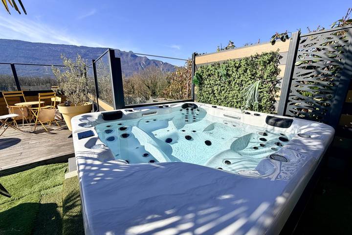 Villa pour 6 personnes, avec piscine et jacuzzi ainsi que sauna et terrasse dans les Alpes francaises - 2