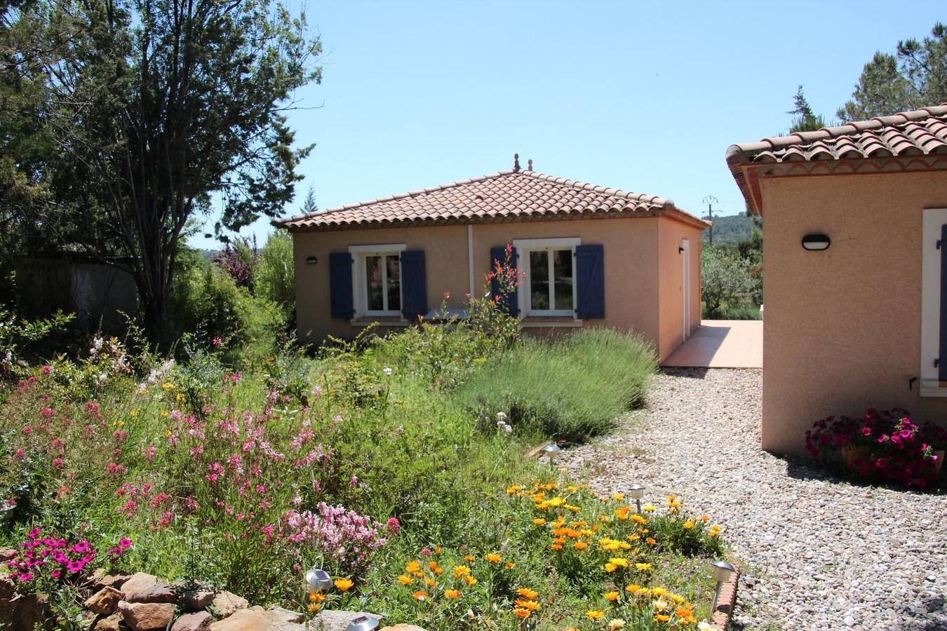Gîte für 2 Personen mit Pool in Cébazan, Béziers und Umgebung