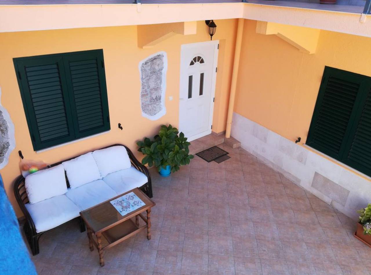 Ganze Wohnung, Ferienwohnung für 4 Personen mit Balkon in Kukljica, Insel Ugljan