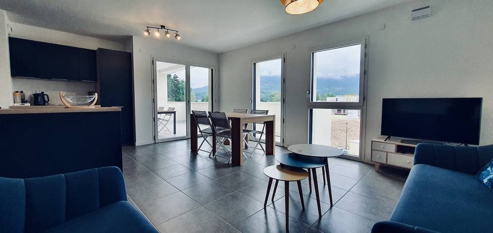 Gîte pour 8 personnes, avec terrasse dans Office De Tourisme De Saint Jorioz - 3