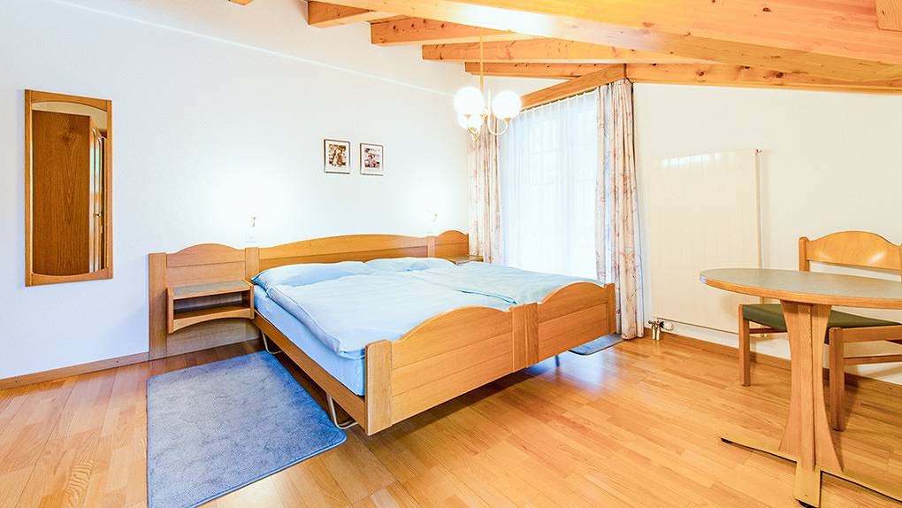 Entire vacation apartment, Vacation apartment for 4 people with balcony in Saas-Grund, Wallisian Alps