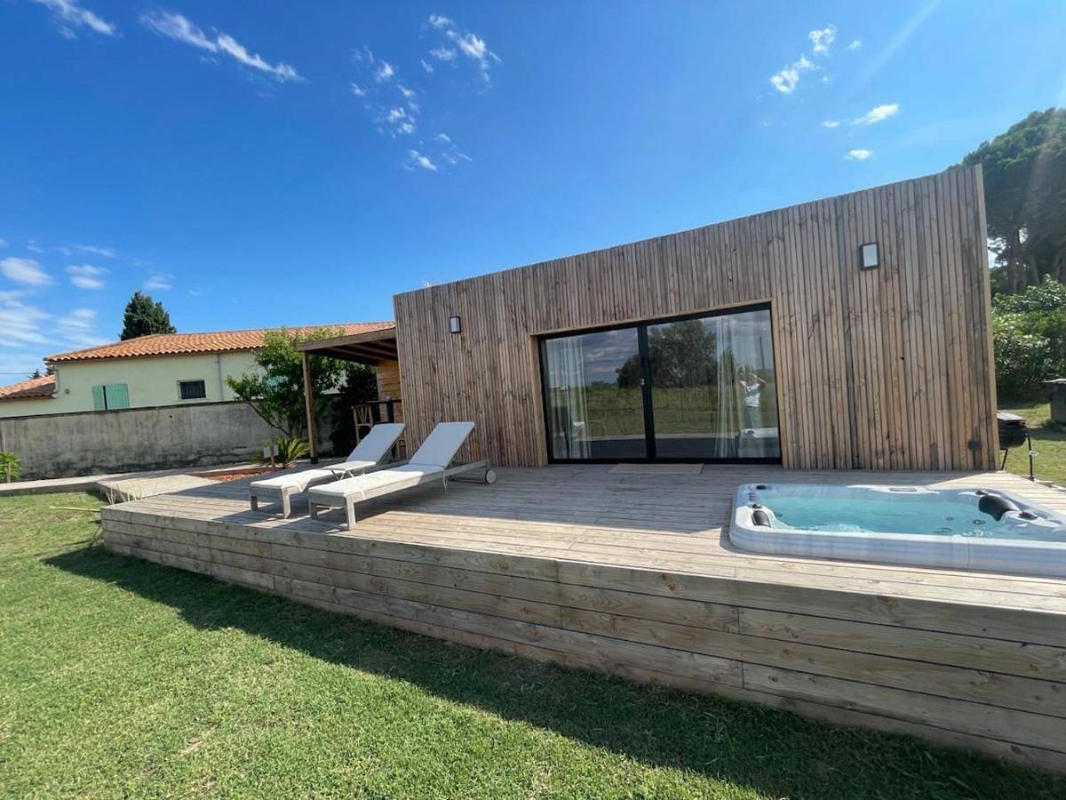 Double Room in Saint-Laurent-d'Aigouze, Côte d'Améthyste