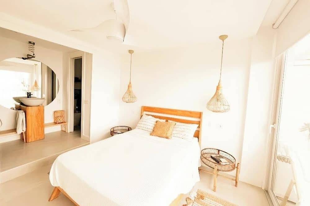 Apartamento entero, 2-bedroom apartment sea-views in charming La Pobla de Farnalls with Wifi in Playa Puebla de Farnals, Puebla de Farnals