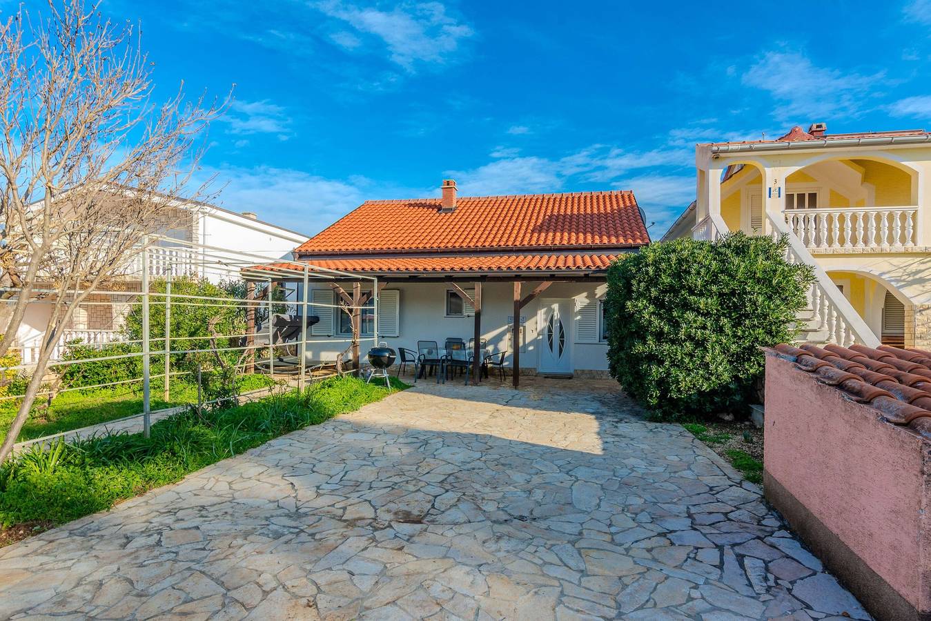 House Loncar in Vir