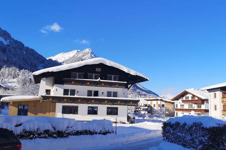 Ferienwohnung für 4 Personen, mit Balkon und Garten in Bichlbach - 3