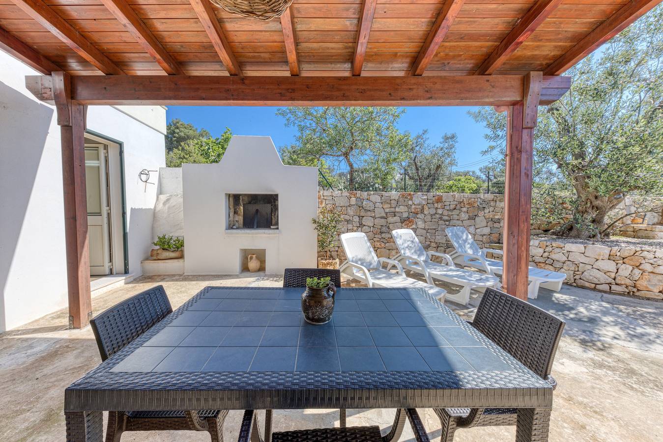 Villa Elena avec vue sur la mer, Wi-Fi et climatisation in Salve, Golfe de Tarente