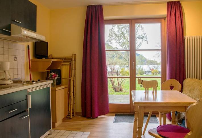 Ferienwohnung für 2 Personen, mit Balkon und Terrasse sowie Garten und Sauna am Schliersee - 2