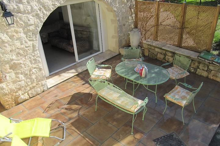 Ganze Wohnung, Cabris, charmante provenzalische Villa, Meerblick, in der Nähe des Dorfes in Cabris, Mittelmeerküste (Frankreich)