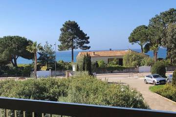 Gîte pour 4 personnes, avec jardin et terrasse dans Plage de Sagone