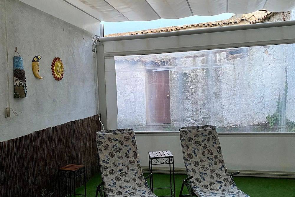 Casa de vacaciones \"Sol y Luna\" con piscina compartida y Wi-Fi in Manzaneque, Provincia de Toledo