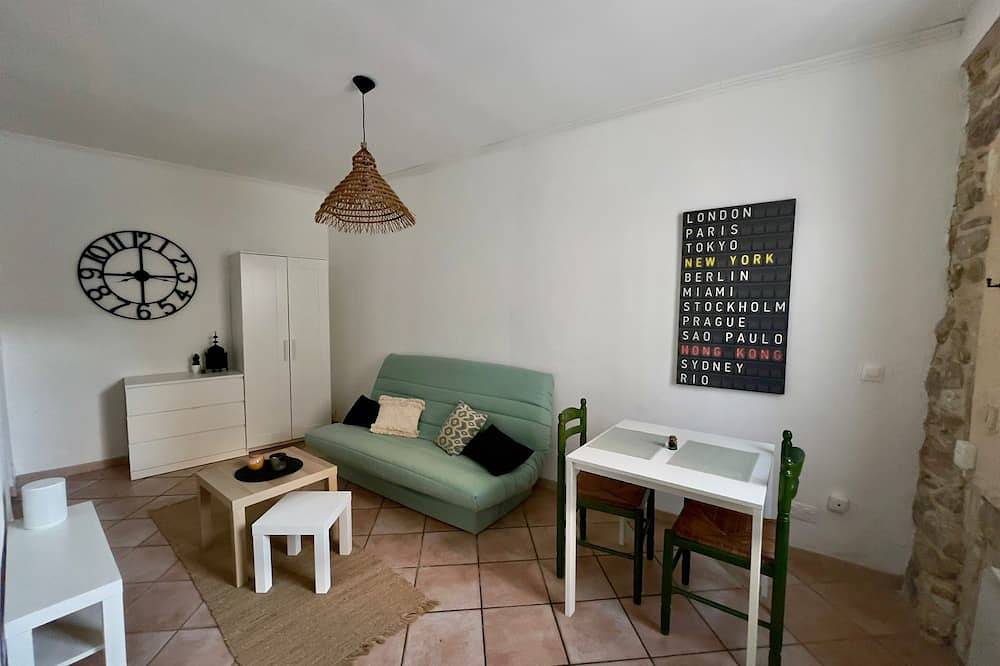 Appartement entier, Studio de Village Chusclan in Chusclan, Région de Nîmes
