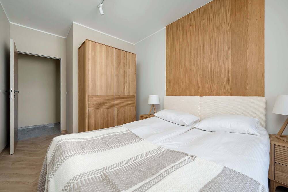 Ganze Wohnung, Modernes Apartment mit Balkon | Arbeitsbereich, Parkplatz in Breslau, Niederschlesien