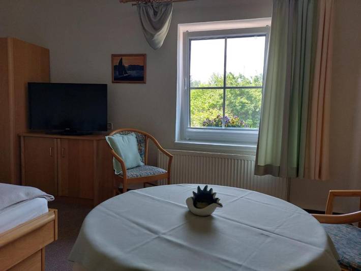 Ferienhaus für 2 Personen, mit Terrasse und Garten sowie Seeblick und Ausblick in Bad Doberan - 4