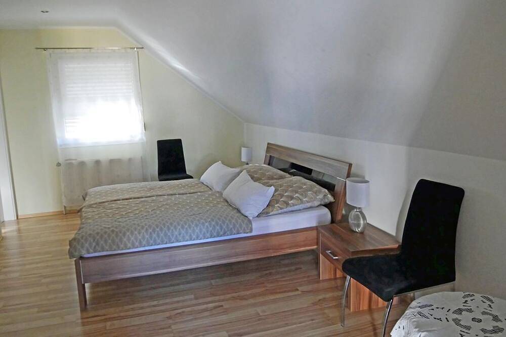 Ganze Wohnung, Ferienwohnung Eva Hauser - Ferienwohnung in Serrig, Landkreis Trier-Saarburg