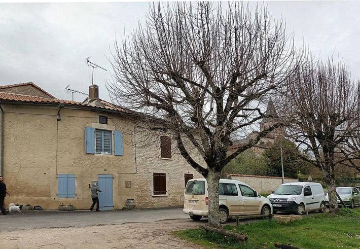 Gîte pour 3 personnes, avec Terrasse ainsi que Jardin et Vue à Verteuil-sur-Charente