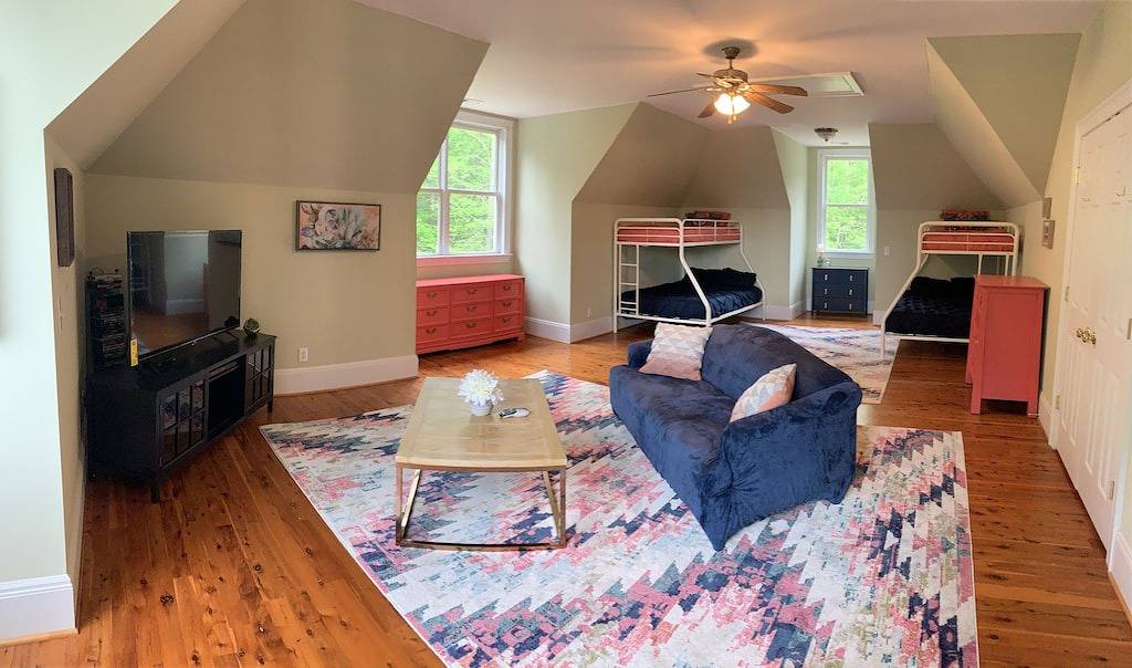 Harpers Hideaway Lake Gaston Retreat in Lake Gaston