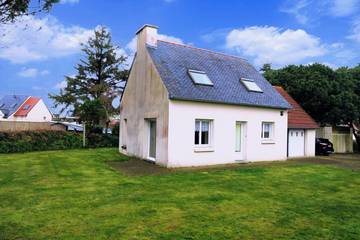 Gîte pour 4 personnes, avec jardin dans Landrellec