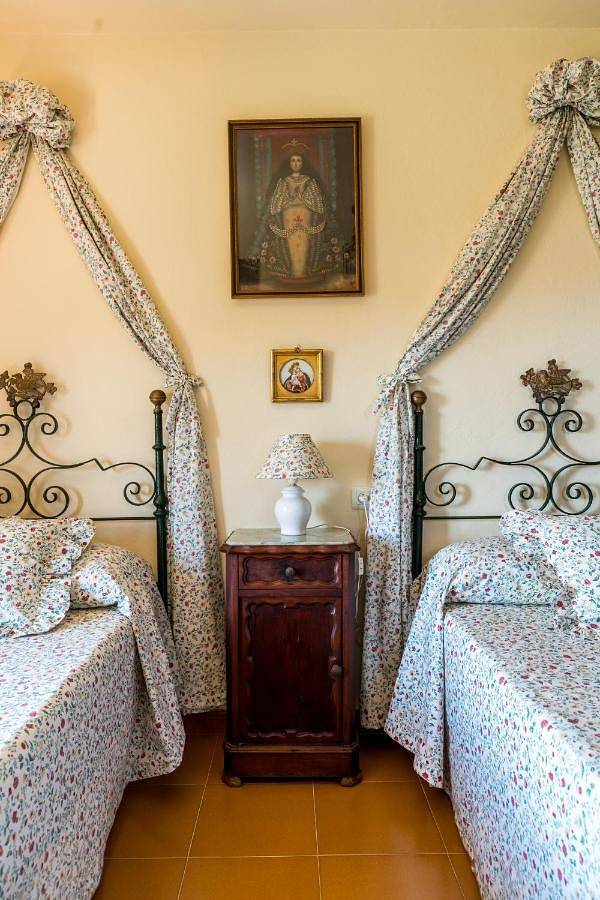 Casa rural para 14 personas, con piscina además de vistas y jardín, Se admiten mascotas en Constantina - 4