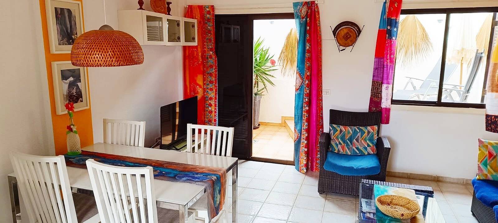 Casa Dos Ángeles mit Bergblick, Pool, Klimaanlage, Wlan, Garten und Terrasse in Chayofa, Arona