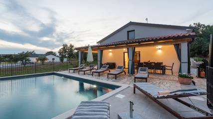 Villa für 8 Personen, mit Garten und Terrasse in Istrien