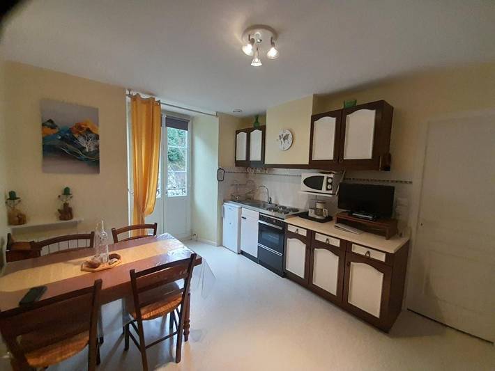 Gîte pour 5 personnes, avec vue et jardin dans Office De Tourisme Des Eaux Bonnes - 2