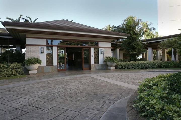 Villa for 8 people, with hot tub and sauna as well as pool and yard on Oahu