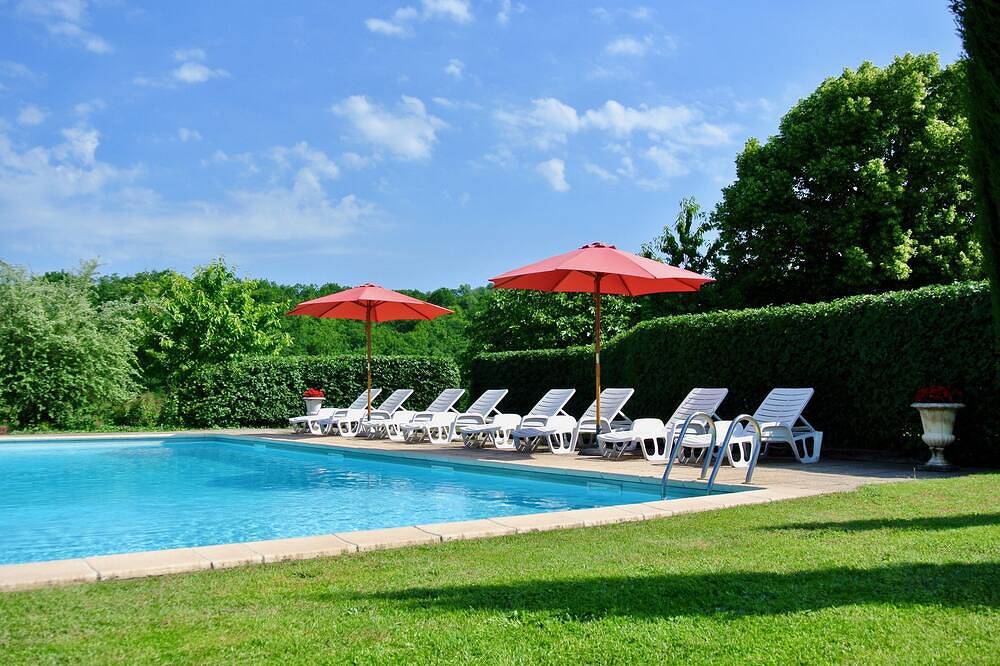 Domaine Leyvinie, gite Chardonnay, 10 minutes from the Dordogne River in Perpezac-le-Blanc, Région de Brive-la-Gaillarde