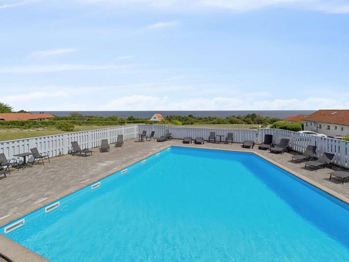 Lägenhet för 4 Personer, med terass och pool på Bornholm