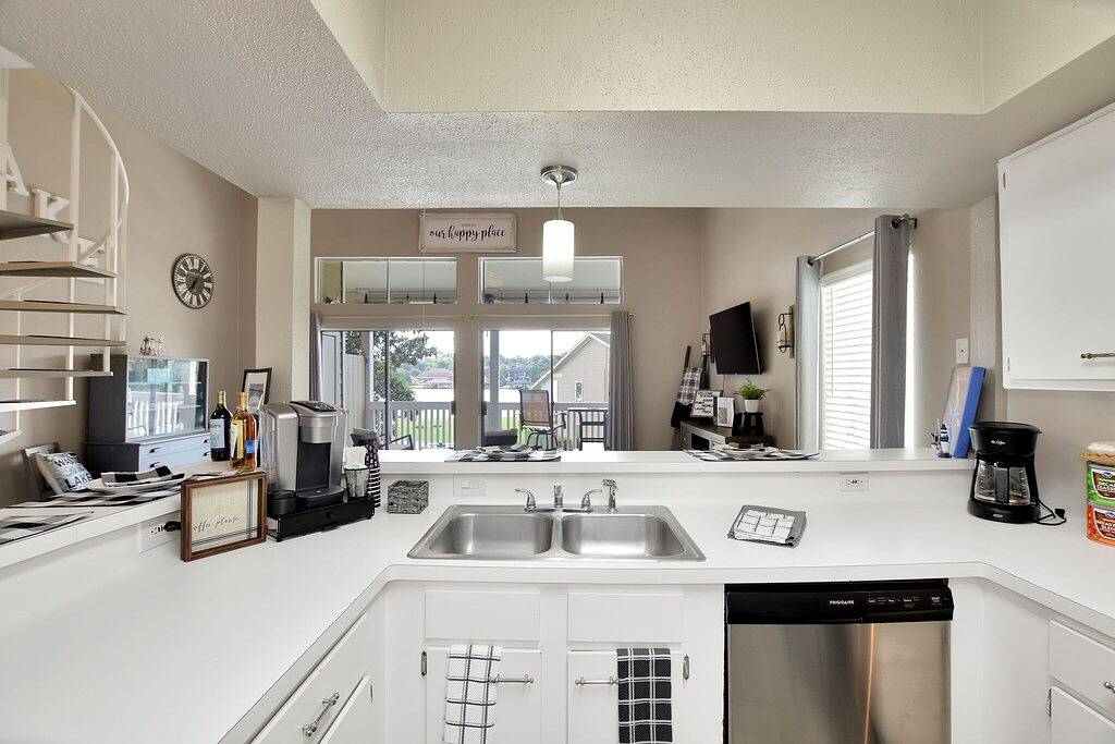 Ganze Wohnung, Waterfront Condo in upscale neighborhood of April Sound “Our Happy Place” in Lake Conroe