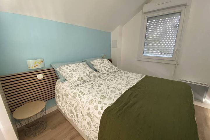 Gîte pour 4 personnes, avec terrasse dans Plage de Tournemine - 2