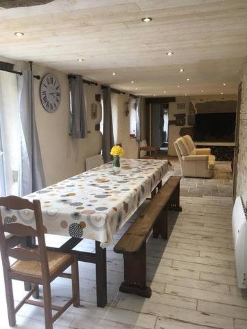 Gîte pour 7 personnes, avec jardin et vue à Plounévez-Moëdec
