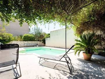 Villa pour 2 personnes, avec terrasse et piscine dans la Drôme