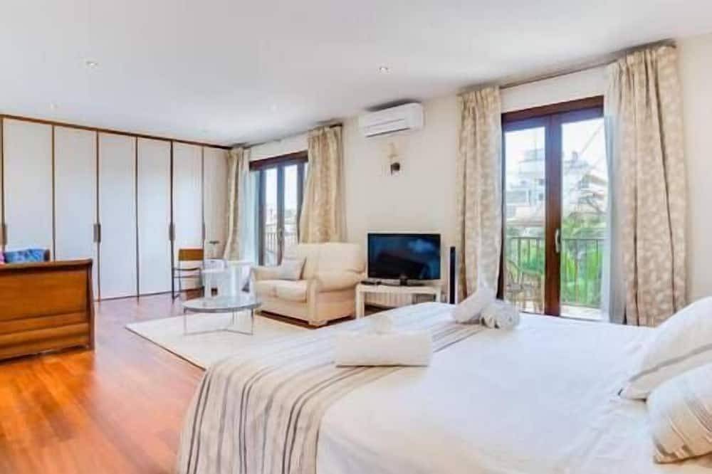 Villa Isabel, Villa in Cala Estancia near Palma in Can Pastilla, Palma di Maiorca