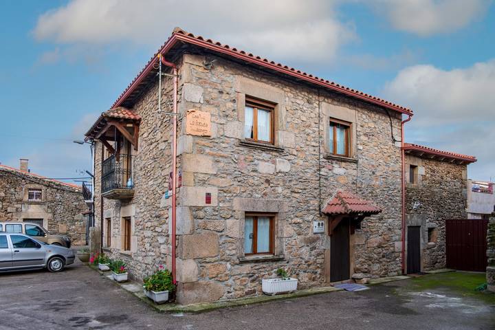 Casa rural 'La Plazuela De Mari I' con jardín privado y Wi-Fi in Pereña de la Ribera, Parque Natural de las Arribes del Duero