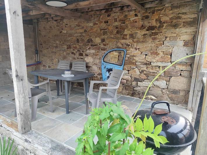 Location de vacances pour 9 personnes, avec vue ainsi que piscine et jardin, adapté aux familles à Plouigneau - 4