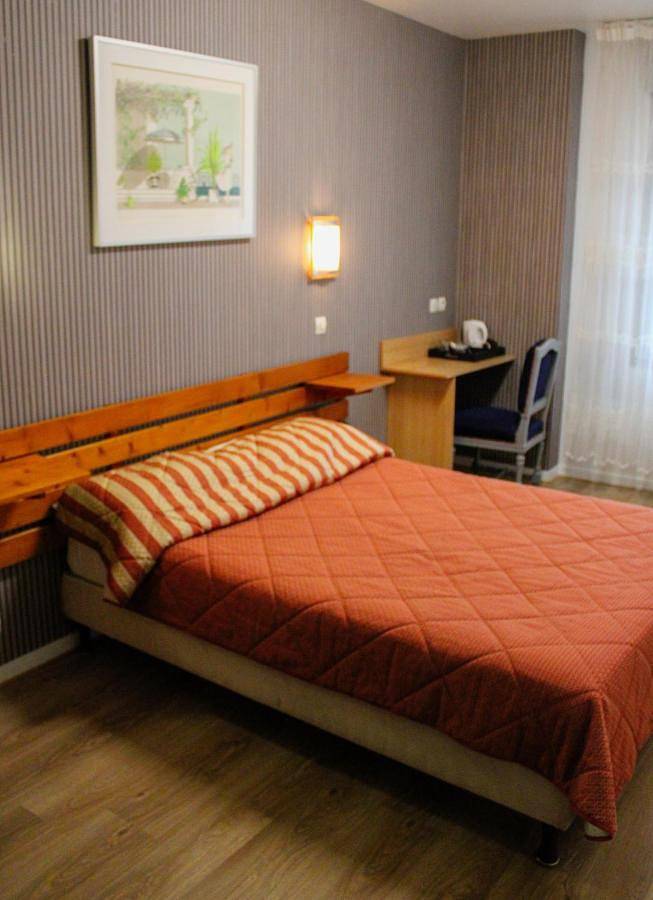 Double Room in Forges-les-Eaux, Région de Dieppe