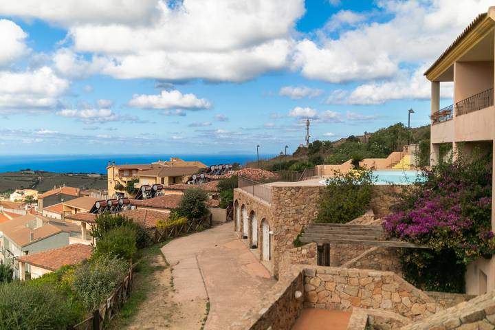 Appartamento intero, Appartamento  14' con vista mare, Wi-Fi e aria condizionata in Trinità d'Agultu e Vignola (Borgo), Trinità d'Agultu e Vignola
