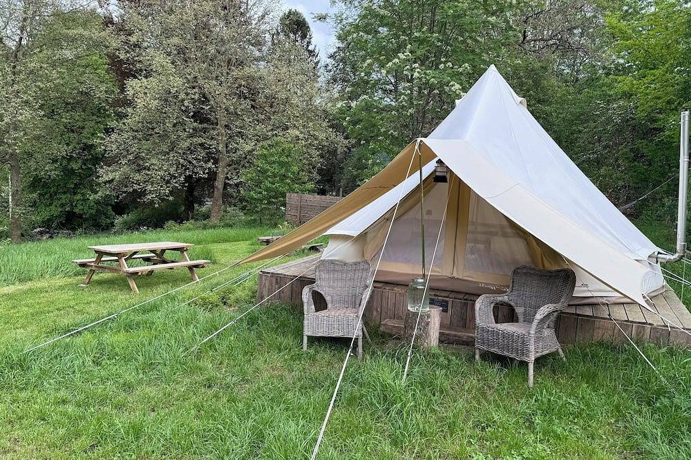 A comfortable bivouac in the heart of nature. The perfect stopover for hikers. in Redu, Libin