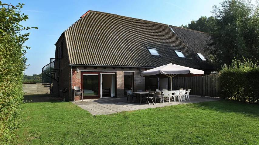 Ferienhaus für 14 Personen, mit Garten
