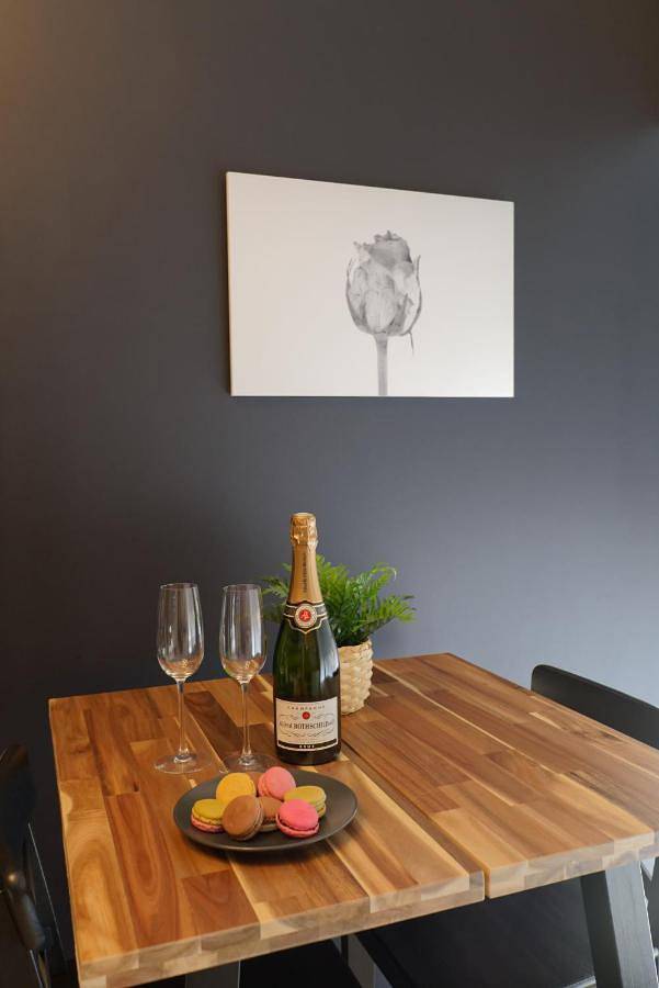 Appartement entier, One-Bedroom Apartment in Aulnat, Région de Clermont-Ferrand