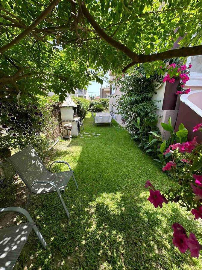 Location de vacances pour 8 personnes, avec Balcon et Jacuzzi ainsi que Terrasse et Jardin dans Stavros - 3