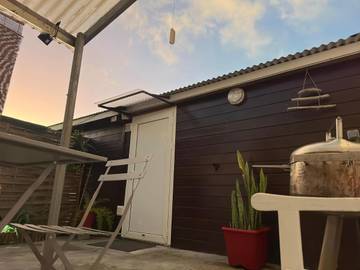 Gîte pour 2 personnes, avec vue et jardin à Les Trois-Bassins