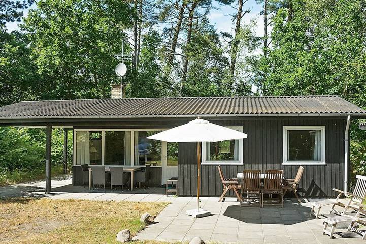 Luxus-Ferienhaus für 4 Personen, mit Balkon/Terrasse und Whirlpool sowie Sauna und Terrasse auf Bornholm