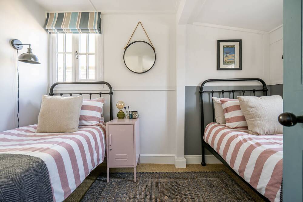 Saltmarsh -  a house that sleeps 5 guests  in 3 bedrooms in Felixstowe, Suffolk
