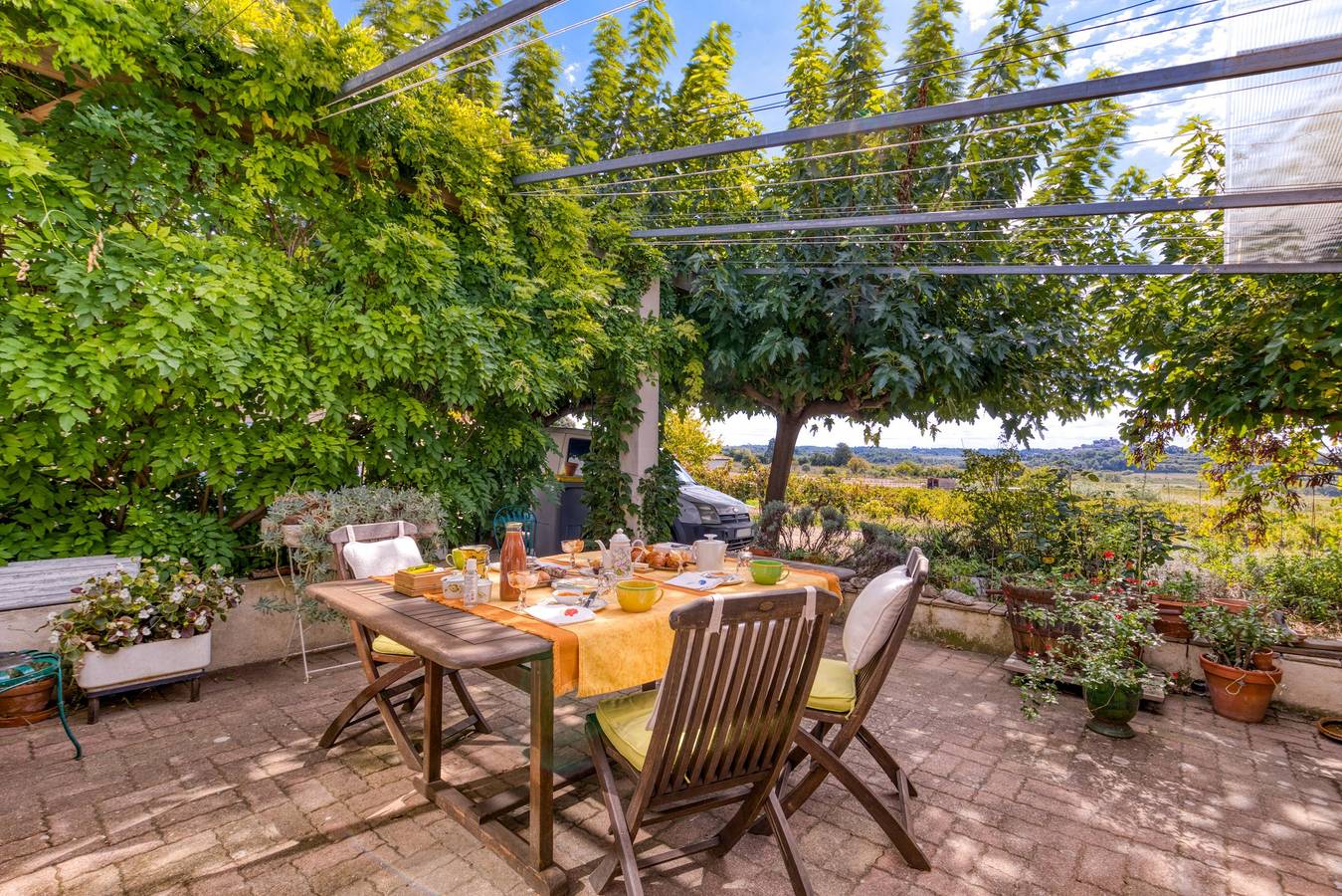 Chambre d'hôtes 'Petite Suite Douillette' avec balcon, Wi-Fi et climatisation in Saint-Pargoire, Côte méditerranéenne (France)