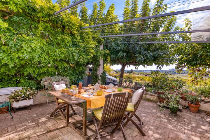 Chambre d'hôtes 'Petite Suite Douillette' avec balcon, Wi-Fi et climatisation in Saint-Pargoire, Côte méditerranéenne (France)