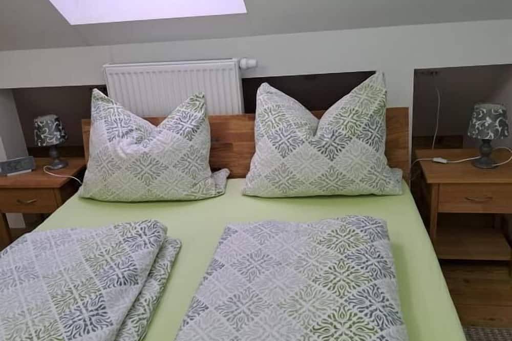 Ganze Wohnung, Helle Ferienwohnung (70 qm) für bis zu 4 Personen mit kostenfreiem Wlan in Fladungen, Rhön-Bayern