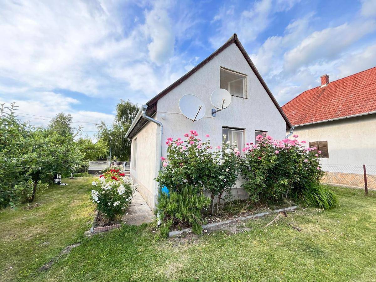 János Nyaraló in Balatonkeresztur, Plattensee Südufer